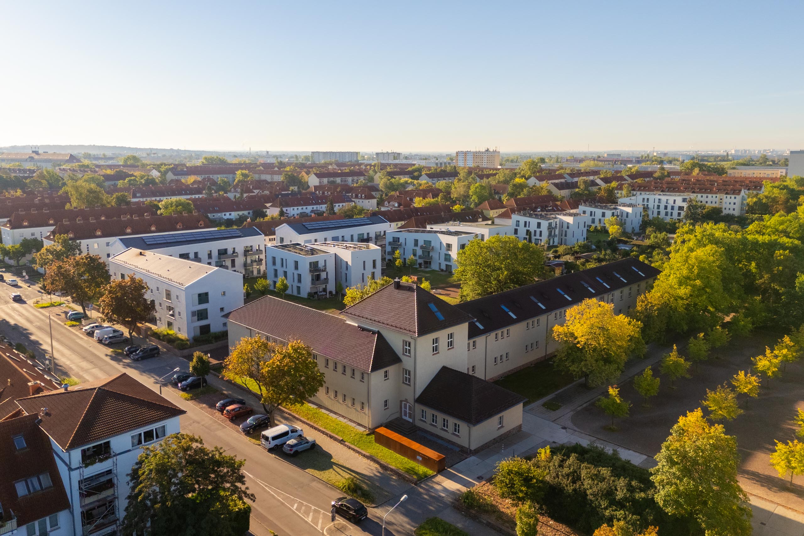 Diesterwegstra&szlig;e mit alter Schule